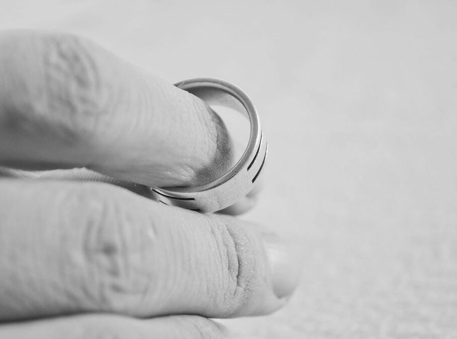 Le régime de la communauté réduite aux acquêts: 5 choses à savoir sur le mariage sans contrat